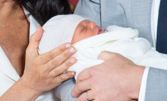 FØRSTE GLIMT: Meghan og Harry viste onsdag frem den lille gutten. Foto: Pa Photos / NTB Scanpix FØRSTE GLIMT: Meghan og Harry viste onsdag frem den lille gutten. Foto: Pa Photos / NTB Scanpix